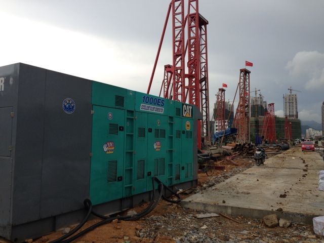 徐州發(fā)電機(jī)出租租賃工程施工租用靜音1000KW發(fā)電機(jī)組施工現(xiàn)場 徐州發(fā)電機(jī)出租租賃工程施工租用靜音1000KW發(fā)電機(jī)組施工現(xiàn)場