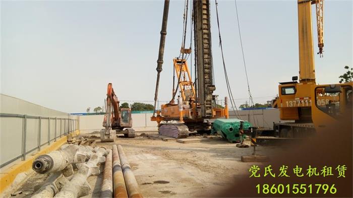 無(wú)錫江陰發(fā)電機(jī)出租租賃工程租用600KW發(fā)電機(jī)組發(fā)電施工現(xiàn)場(chǎng)